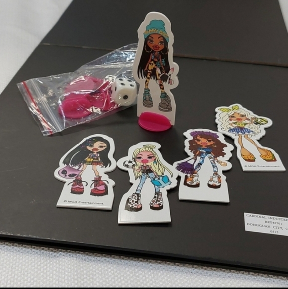 Bratz C.I.Y. Shoppe Merch Master Game - Picture 4 of 6